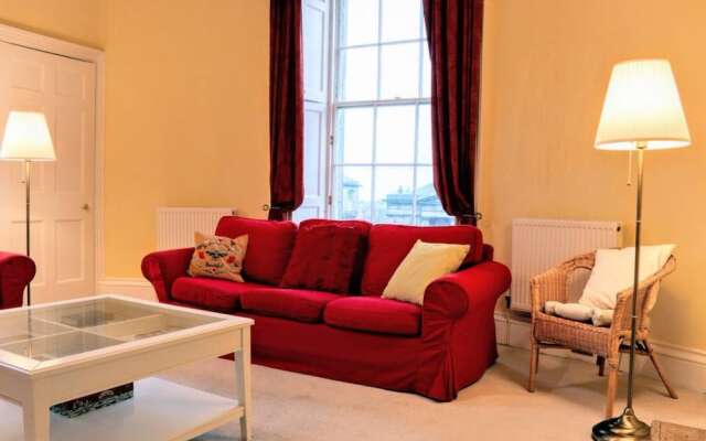 2 Bedroom Flat In The Central New Town
