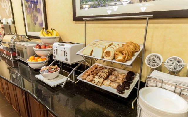 Spark by Hilton Houston Hobby Airport