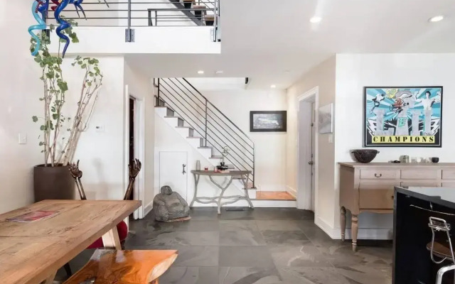 Million-dollar Celebrity Mansion in Old City