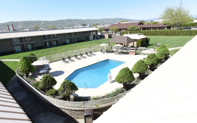 Best Western Ahtanum Inn