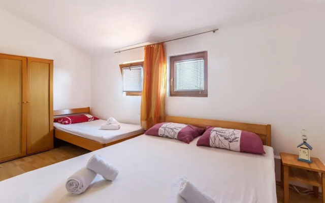 Amazing Apartment in Fazana With 1 Bedrooms and Wifi