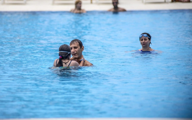 Le Bleu Hotel & Resort
