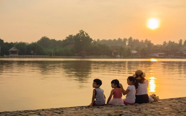 Na Tree Tara Riverside Resort Amphawa Damnoensaduak