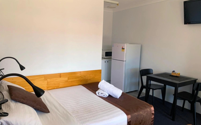 Baths Motel – Guest Rooms – Moree