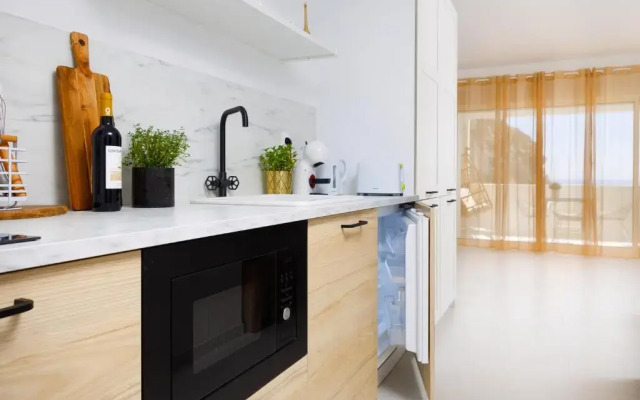 Sesimbra Beach House by Saudade