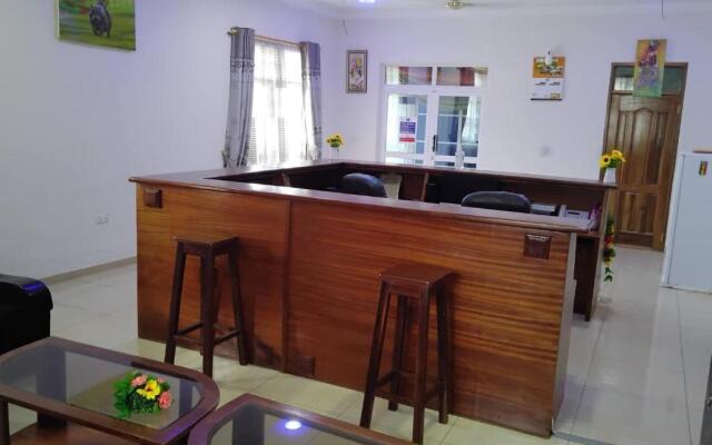 Room in Guest Room - Renajoe Exclusive Guesthouse Tema Community 9