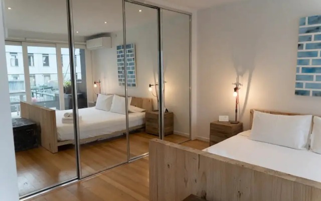 Stylish Modern 3 Bedroom Home in Heart of Melbourne CBD