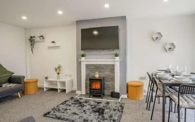 Upper Hill Park - 3 Bed Bungalow - Tenby