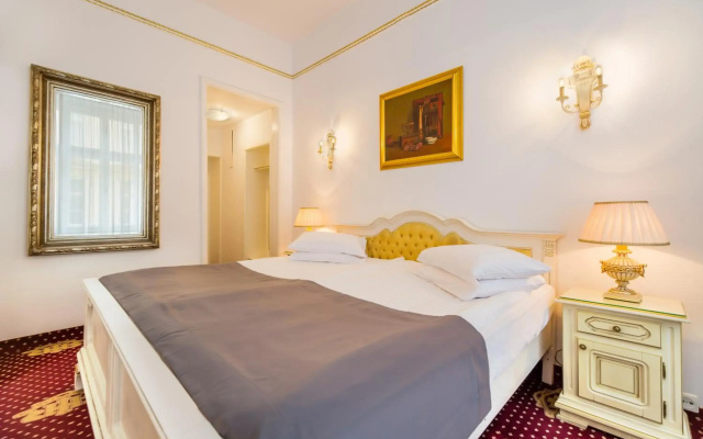 Hotel Imparatul Romanilor