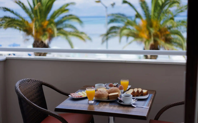Aphrodite Beachfront Roda
