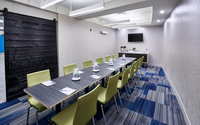 Holiday Inn Express Hotel & Suites Airport Dieppe by IHG