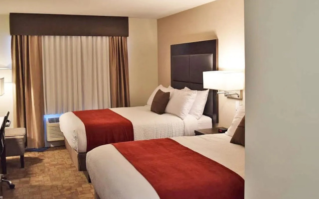 Days Inn by Wyndham 100 Mile House