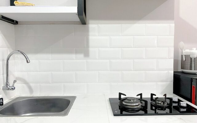 Restful And Well Designed Studio Transpark Juanda Bekasi Timur Apartment