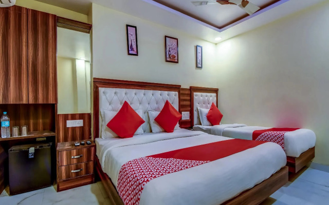 Oyo 18867 Hotel Vision Palace