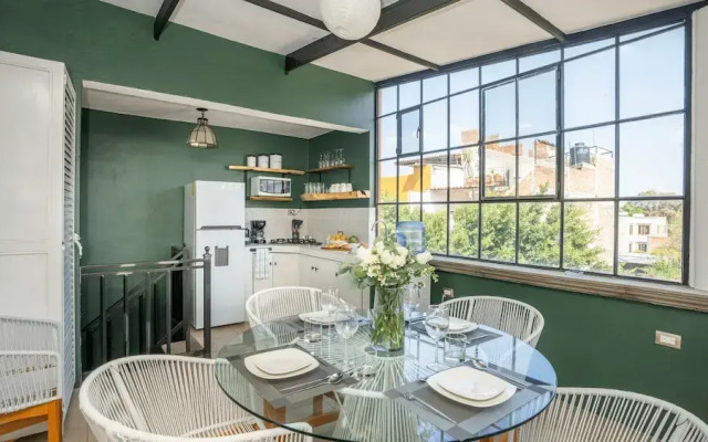 Bright & Cozy Home with Rooftop Terrace
