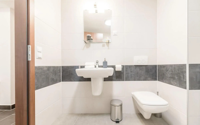 Oasis Apartments at Broadway Residence