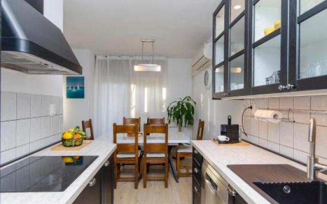 Apartment Maya