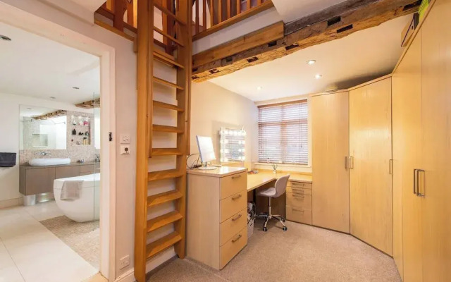 Bank Farm House Stunning House & Gardens