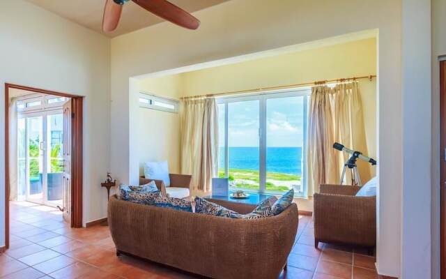 Esperanza Upstairs by Skyrun