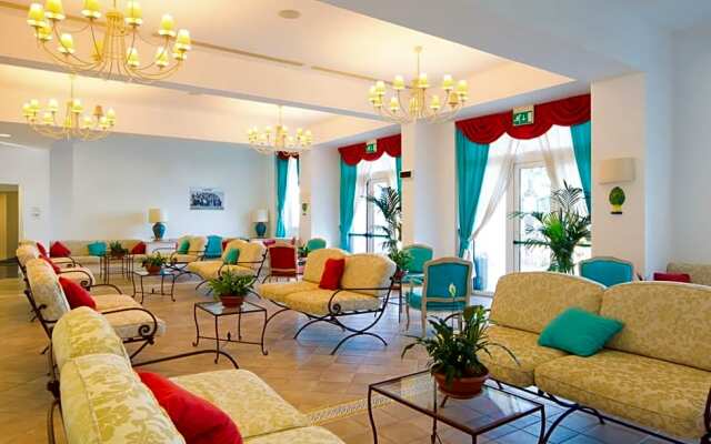 Costanza Charme Club