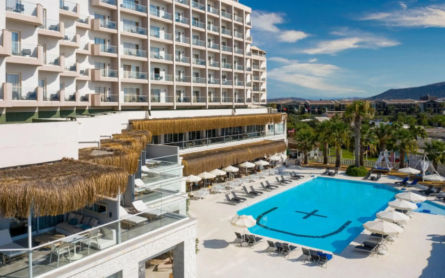 Design Plus Seya Beach Hotel