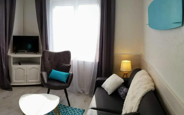 TERRASSE -100 m PLAGE - GRAND APPARTEMENT-8 PERS
