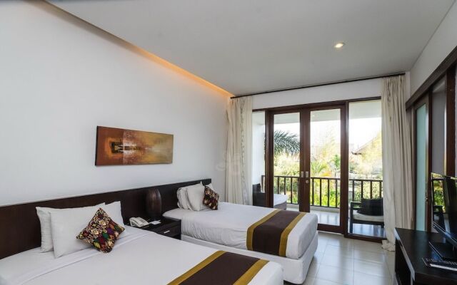 16 bedroom villa river side Legian