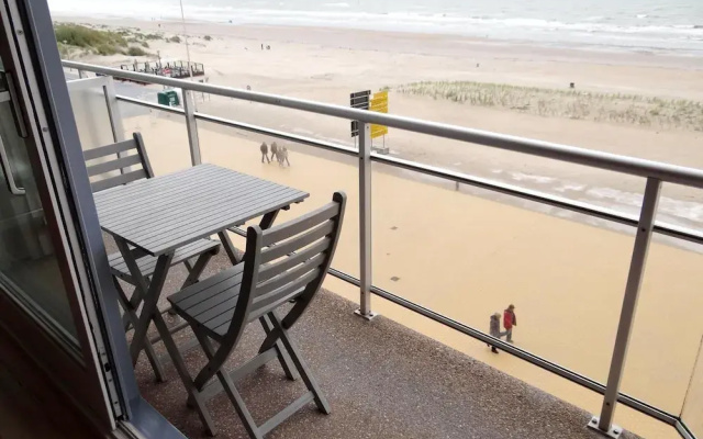 Apartment in Nieuwpoort With Coastal Views