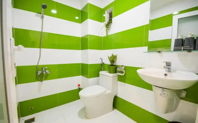 The Nguyens Café NHC