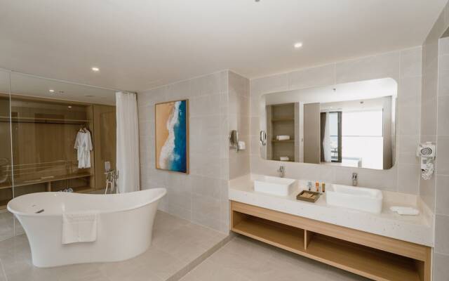 Aquamarine Resort Cam Ranh