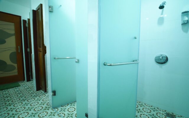 Wee Hostel
