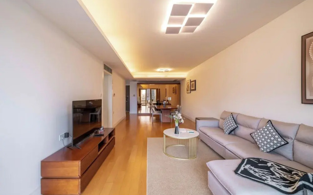 Tyms Family 2BR 1BA Apt Xujiahui Center