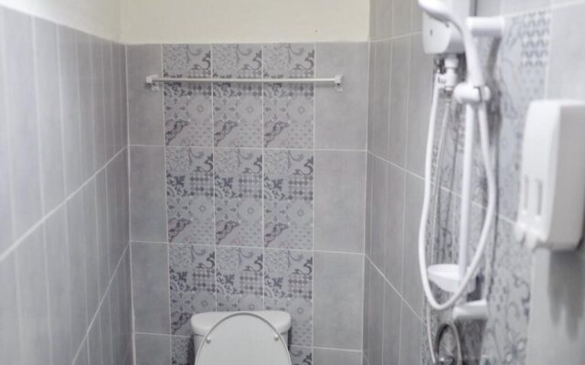 24 Poshtel Salaya