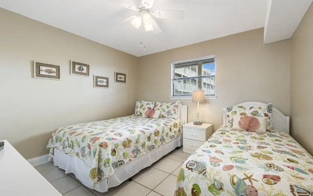 Seaside Beach & Racquet 2105