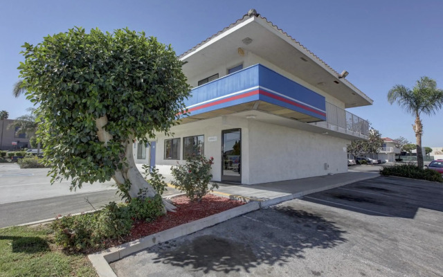 Motel 6 Corona, CA