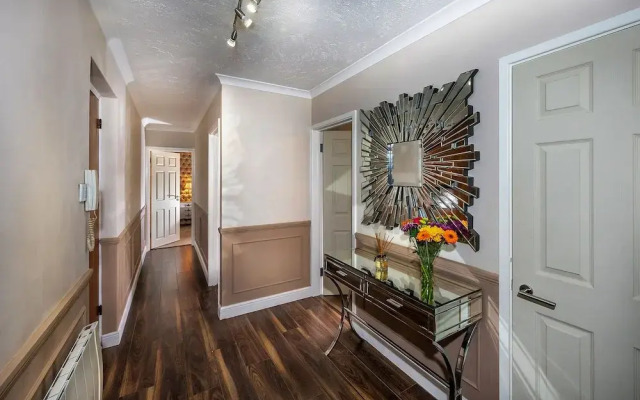Stunning 2-bed Apartment in Windsor - Free Parking
