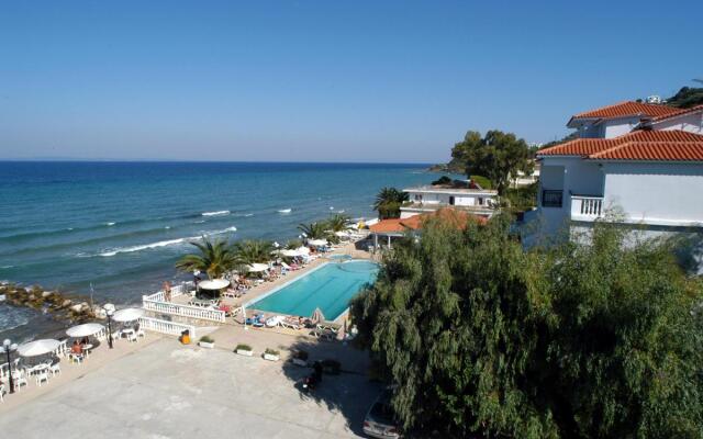 Chryssi Akti & Paradise Beach