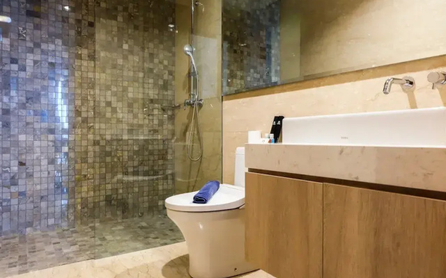 Spacious Elegant 2BR Veranda Residence @ Puri Apartment