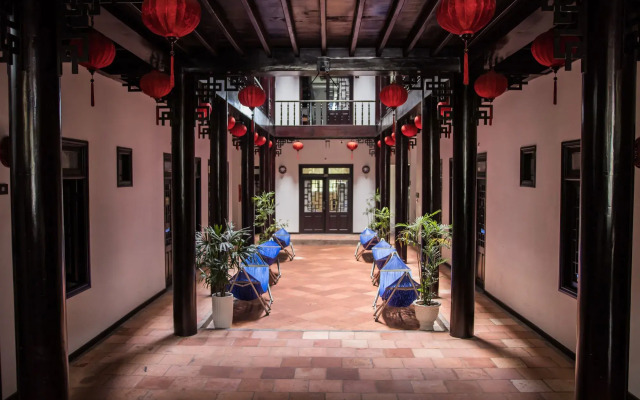 Phu House Hostel