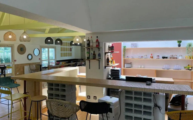 greet Hotel Villeneuve La Garenne