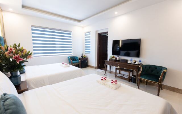 Royal Hotel - Sai Dong - Long Biên