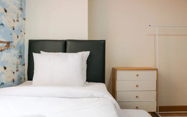Warm And Homey 2Br At Sentraland Cengkareng Apartment