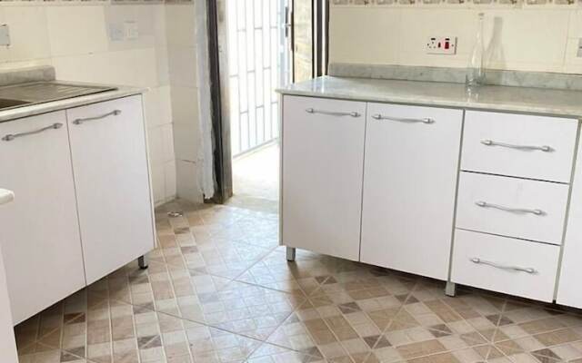 Inviting 8 Bed House in Lekki