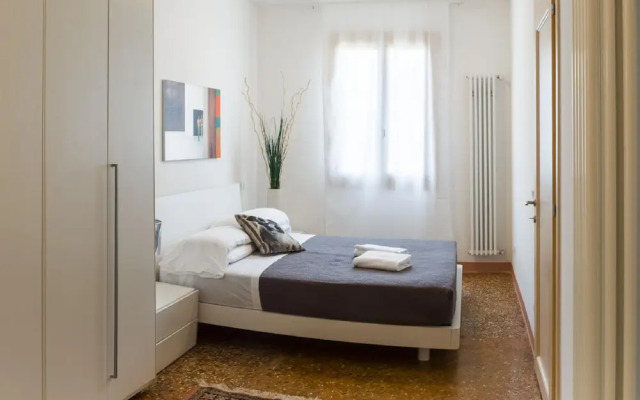 Accademia Charm 3 by Wonderful Italy