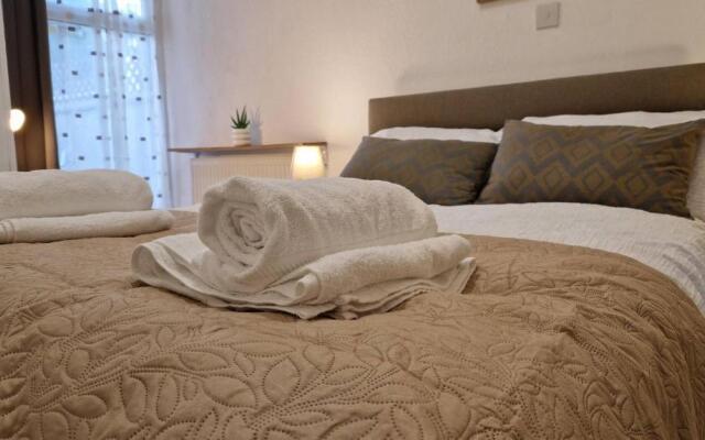 Spacious 1 Br Lincoln City Centre & Amenities, Free Parking