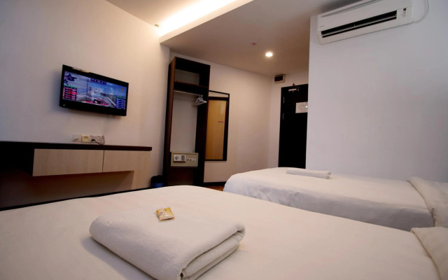 Pavilion Inn – Guest Rooms – Lutong