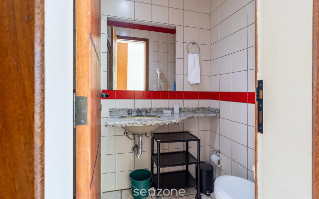 Apt c/ Varanda in Condominio Pe na Areia Iho127