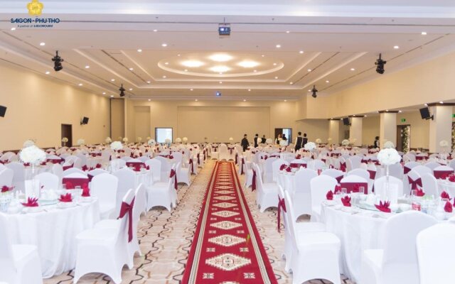 Sai Gon Phu Tho Hotel