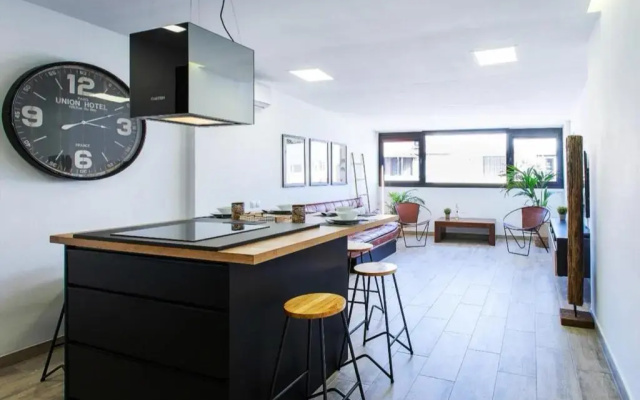 Attic Deluxe - 5beds + A/C + WiFi