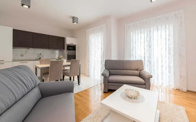 Luka - With Pool - A2